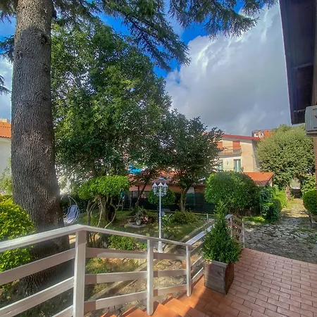 Le Oreadi אג'רולה