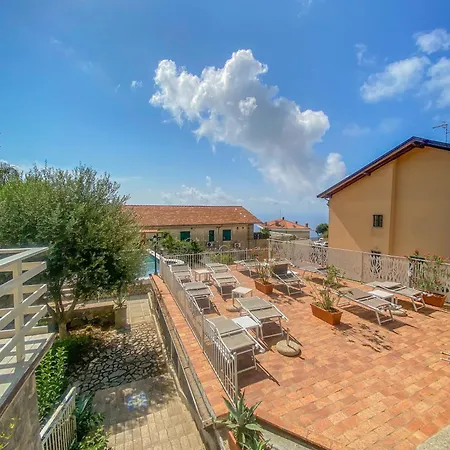 Le Oreadi אג'רולה