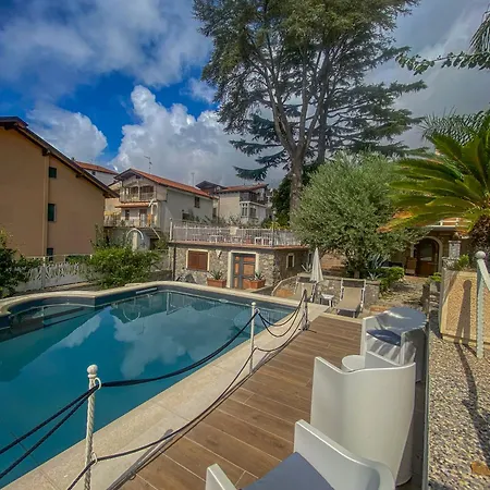 Le Oreadi לינה וארוחת בוקר 3*