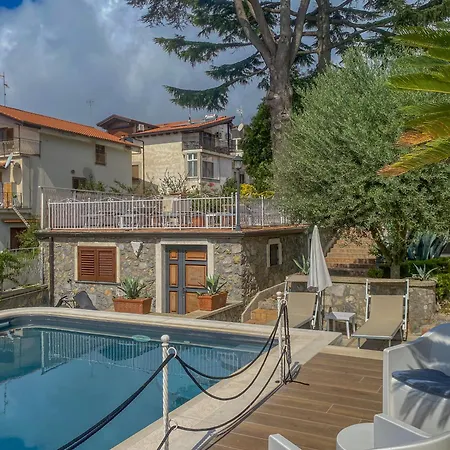 Le Oreadi לינה וארוחת בוקר אג'רולה