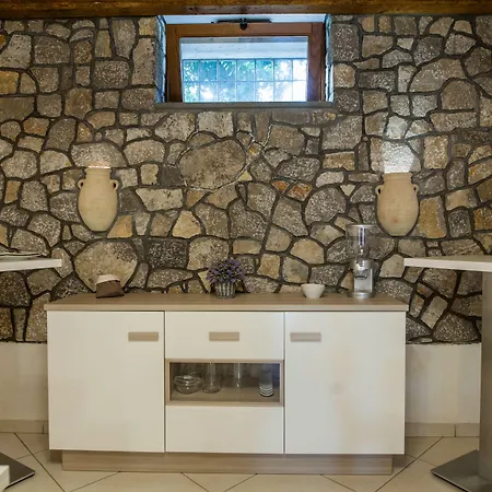 Le Oreadi אג'רולה