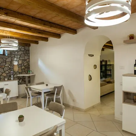 לינה וארוחת בוקר Le Oreadi