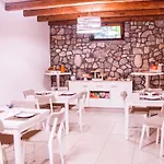 فندق مبيت وإفطار Le Oreadi 3*